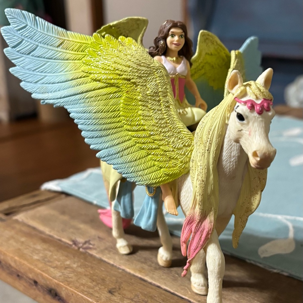 Schleich Fairy Sarah with Pegasus